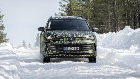 Un modelo de Volkswagen en plena prueba en zonas glaciales