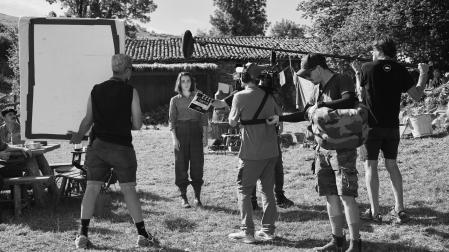 Uno de los instantes de grabación del largometraje musical en la localidad navarra de Berroeta
