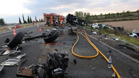 Un fallecido y un herido tras la colisión de dos camiones en la AP-68 a la altura de Murchante