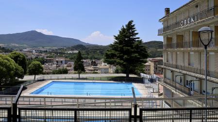 Piscinas del Obeki, con Estella al fondo y cerradas esta temporada 2026