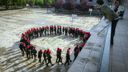 Uno de los experimentos que se hicieron en 2022 en el colegio Jesuitinas. Algunos de los datos obtenidos allí sirvieron para corroborar la tendencia antihoraria del andar.