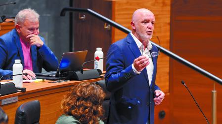 Javier Esparza (UPN), en el pleno del Parlamento de Navarra