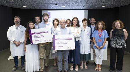 En la primera fila, el tercero por la izquierda, el investigador de tumores sólidos, del grupo de Evasión Tumoral y Nuevas Dianas del CIMA, Juan Dubot Armendáriz y, a la derecha, Jesús María Urman Fernández , jefe de Sección de Patología Biliopancreática del Hospital Universitario de Navarra.