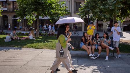 Fotos del intenso día de altas temperaturas en Pamplona