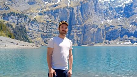 David Repáraz, disfrutando del lago Oeschinen