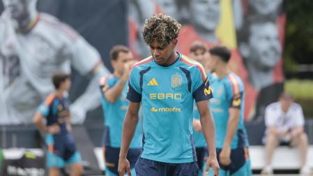 Lamine Yamal durante el entrenamiento de la selección española este martes en Chattanooga
