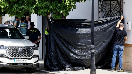 La Guardia Civil investiga la muerte de un hombre de 50 años y su hija, de 20, cuyos cuerpos han sido encontrados sin vida este viernes en una casa de la localidad sevillana de Gerena