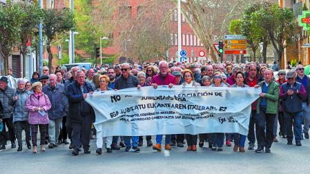 En febrero de 2025, los jubilados se manifestaron reclamando una solución para seguir en su sede
