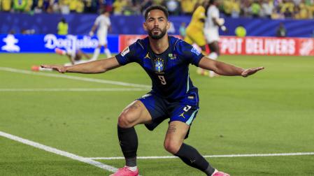 El brasileño Matheus Cunha, autor de un doblete ante Haití, celebra uno de los goles