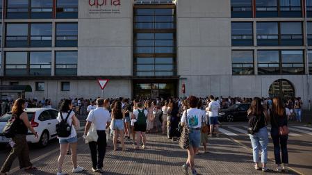 Foto de la OPE de maestros en la Universidad Pública de Navarra.