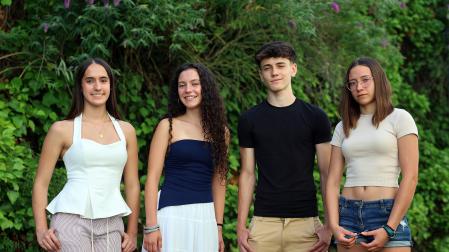 De izda a dcha: Lidia Fontalba Úriz, Carla Annicherico Martínez, Tasio Rodríguez Requena y Almudena Saiz Sola, en una imagen reciente.