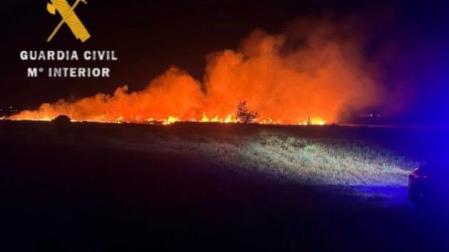 Incendio de vegetación en Mendavia