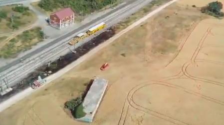 Incendio de vegetación sofocado junto a las vías del tren en el Carrascal