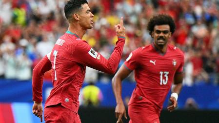 Cristiano Ronaldo celebra uno de sus tantos anotados contra Uzbekistan