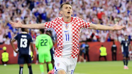 Fotos del debut goleador de Budimir en el Mundial.