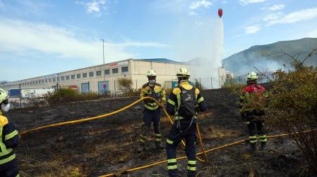 Foto del incendio junto a la Ciudad del Transporte.