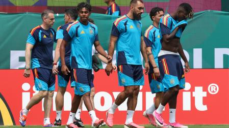 La selección española durante el entrenamiento previo al último partido de la fase de grupos que frente a Uruguay