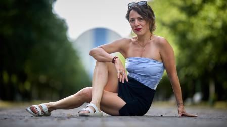 Andrea Jaurrieta esta semana en el campus de la Universidad Pública de Navarra (UPNA) donde se rodó parte de la serie 'Millennial Mal'