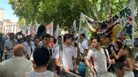 Las peñas de Pamplona presentan sus pancartas para los Sanfermines