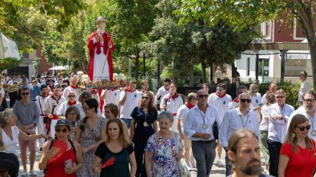 Instante de la procesión en honor a San Pedro celebrada en el Casco Antiguo de Tudela