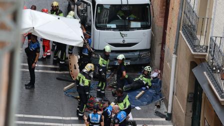 Fotos del atropello de un camión a varias personas en Navarrería