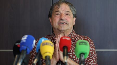 El presidente del C.D. Xota, Tatono Arregui, en la rueda de prensa tras conocer el auto del juez sobre el caso Lázaro