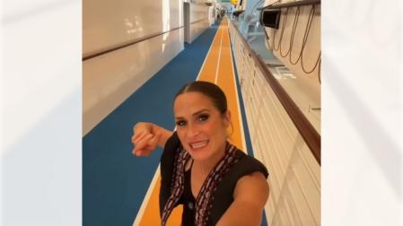 La navarra Estefanía Unzu Ripoll, más conocida como Verdeliss por su faceta de influencer, en la pista instalada en una de las cubiertas del barco donde correrá su próxima maratón