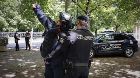 Fotos de la demostración del equipo Tedax-NRBQ de la Policía Nacional de Navarra, preparado para los Sanfermines