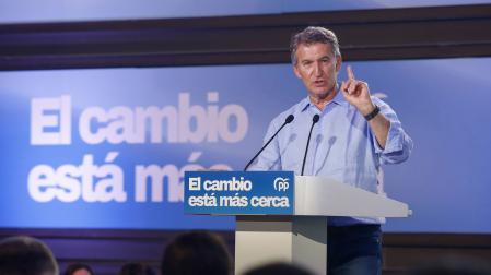 El presidente del PP, Alberto Núñez Feijóo, durante el acto de clausura del II Foro de Diputaciones, Cabildos y Consells de los populares
