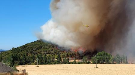 Foto del incendio de grandes dimensiones en Imárcoain