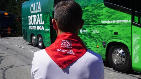 Este es el pañuelico que portarán corredores y staff del Movistar y Caja rural en la etapa del 7 de julio.