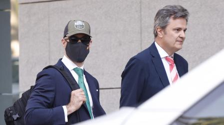 El comandante de la Guardia Civil Rubén Villalba (i) a su llegada a la Audiencia Nacional