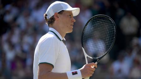 El tenista italiano Jannik Sinner se impuso al alemán Jan-Lennard Struff en cuartos de final de Wimbledon