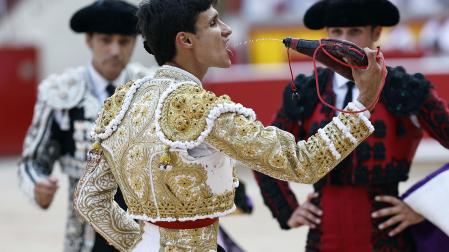 Fotos de la corrida del 8 de julio de la Feria del Toro 2026 con toros de la ganadería Cebada Gago para los diestros David Galván, Román y Manuel Diosleguarde