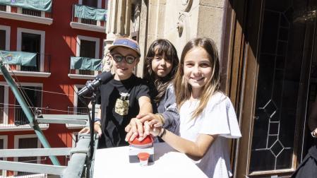 Gari Arregui, Ane Loizate e Ivanna Jiménez, lanzadores del chupinazo txiki