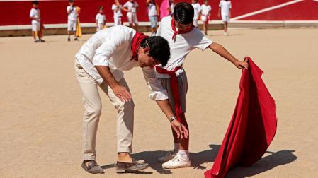 Los niños pudieron disfrutar de la primera jornada de los 'Toros en familia' en la plaza de toros de Pamplona este jueves, 9 de julio