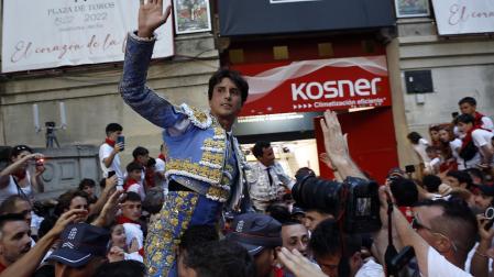 Fotos de la tercera corrida de la Feria del Toro 2026 con toros de Victoriano del Río para los diestros Alejandro Talavante, Roca Rey y David de Miranda