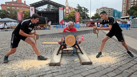 Jornada de deporte rural con los más pequeños este viernes, 10 de julio, en la Plaza de los Fueros