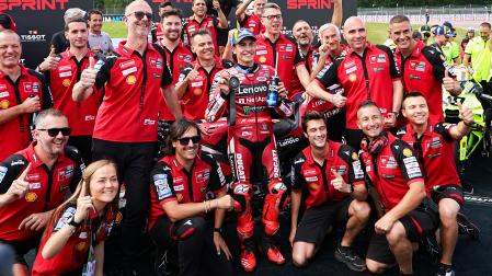 El box de Ducati celebra la victoria de Marc Márquez en la Sprint del GP de Alemania
