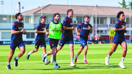 Iker Benito, Asier Bonel, Rubén García, Jorge Herrando e Iker Muñoz, en la segunda sesión de pretemporada