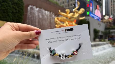 El recuerdo más codiciado del Mundial: una pulsera personalizable con colgantes o 'charms' conmemorativos, que se ha vuelto tan viral que su reventa en internet ya alcanza los 1.000 dólares