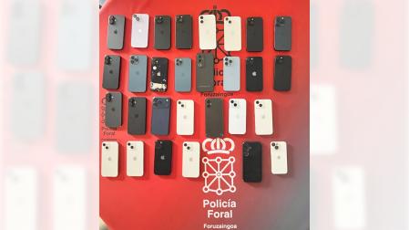 Imágenes de móviles robados que han sido encontrados en la plaza Santa Ana