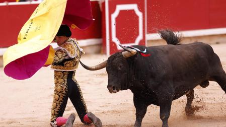 Los diestros Jiménez Fortes, Fernando Adrián y Samuel Navalón se enfrentaron a los astados de La Palmosilla en la sexta corrida de la Feria del Toro 2026