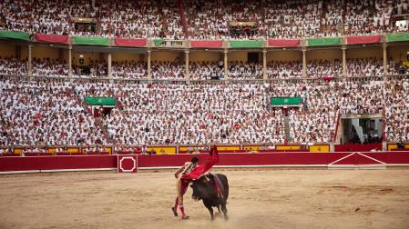 Los diestros Jiménez Fortes, Fernando Adrián y Samuel Navalón se enfrentaron a los astados de La Palmosilla en la sexta corrida de la Feria del Toro 2026