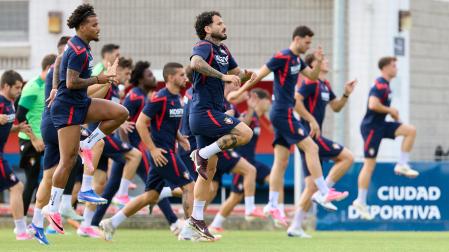 Fotos del entrenamiento de Osasuna en Tajonar de este lunes