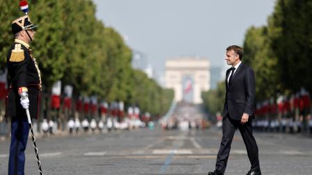 Emmanuel Macron durante el desfile militar del día nacional de Francia