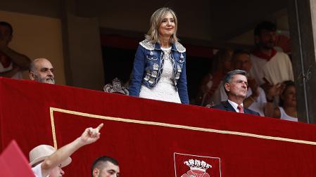 Cristina Ibarrola con la famosa chaqueta durante la tercera corrida de la Feria del Toro 2026