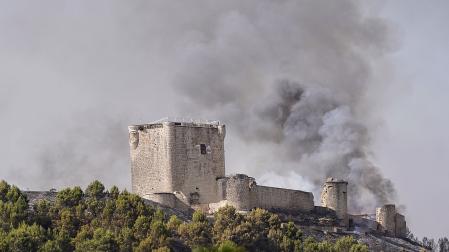 Incendio registrado en las proximidades del castillo de Íscar (Valladolid)