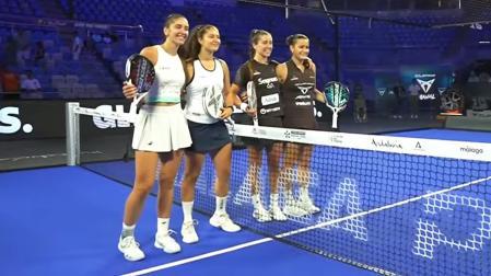 Jana MOntes, Marta Barrera, Marta Ortega y Martina Calvo posan antes del inicio del partido