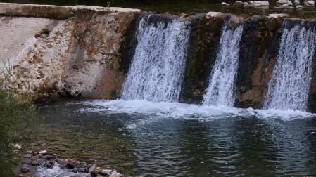 Presa del río Esca, en Roncal